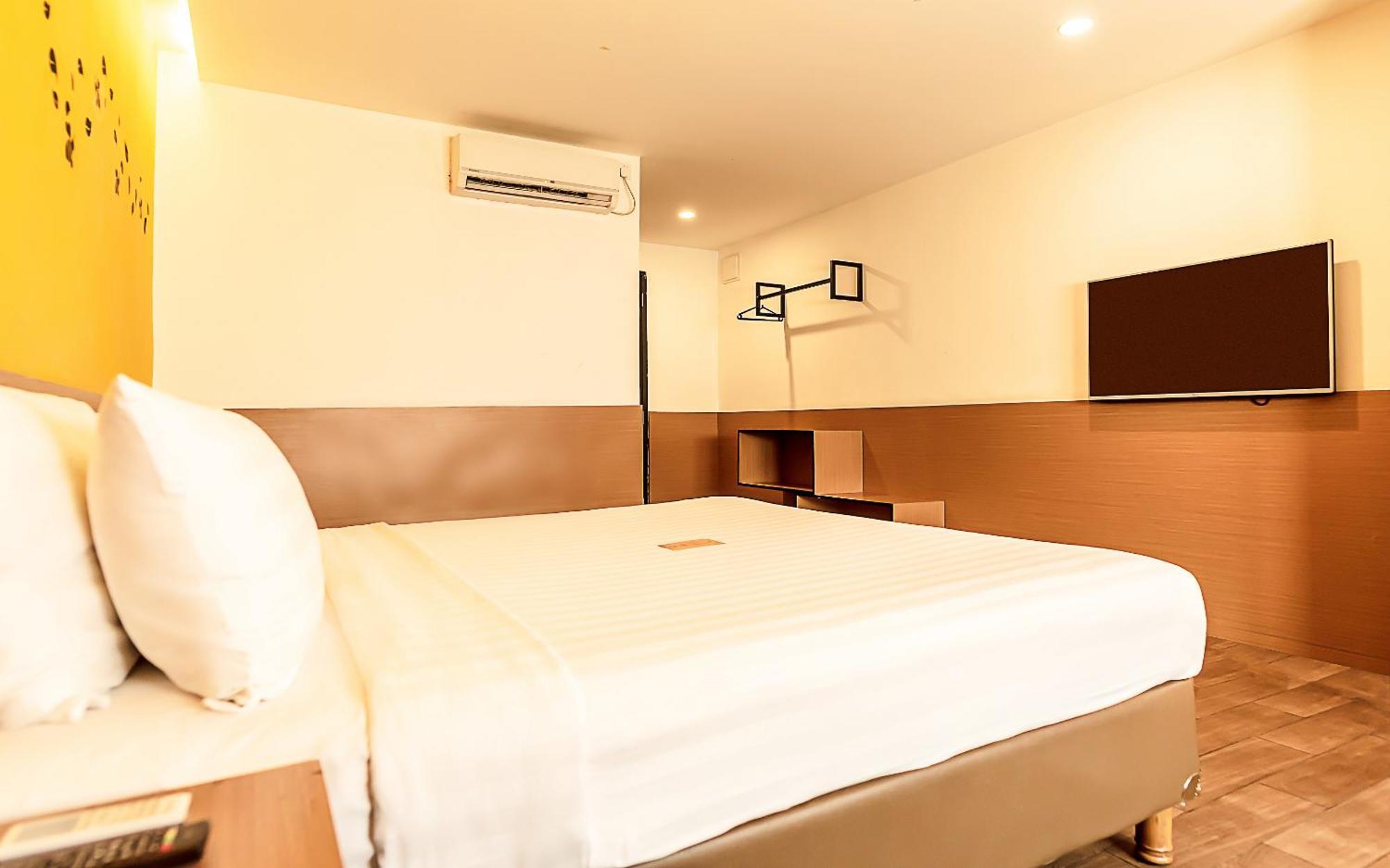 Yellow Bee Tangerang Pokoj fotografie